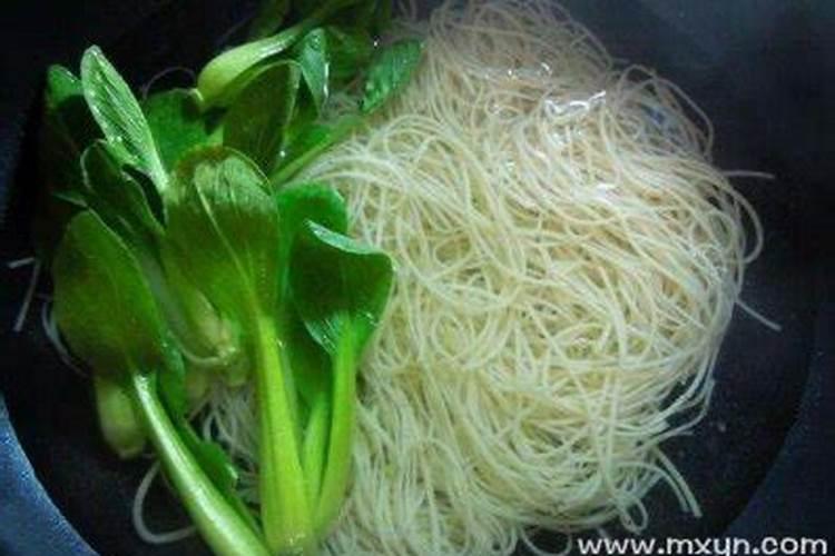 梦见擀面条的预兆