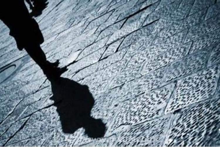 梦见女朋友被跟踪