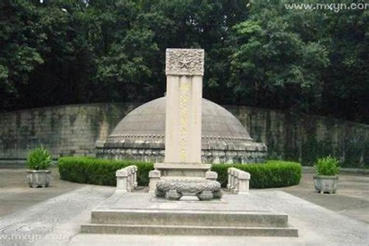 女人梦见墓地和墓碑是什么意思
