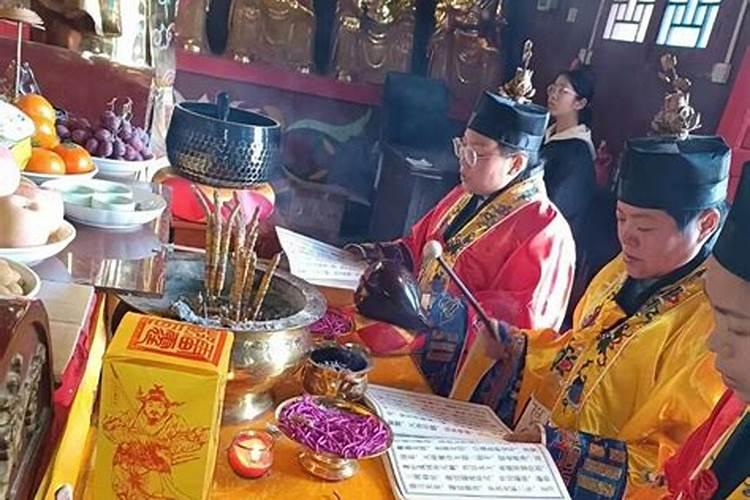 犯太岁到寺庙请牌位有用吗？