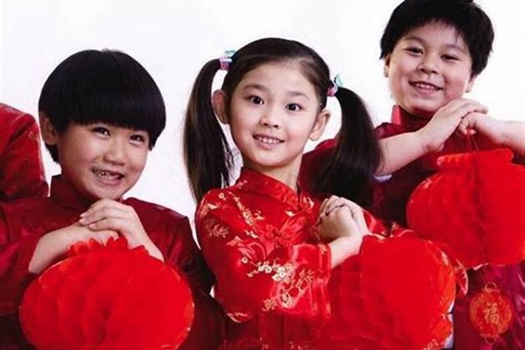 梦到别人穿红衣服什么意思