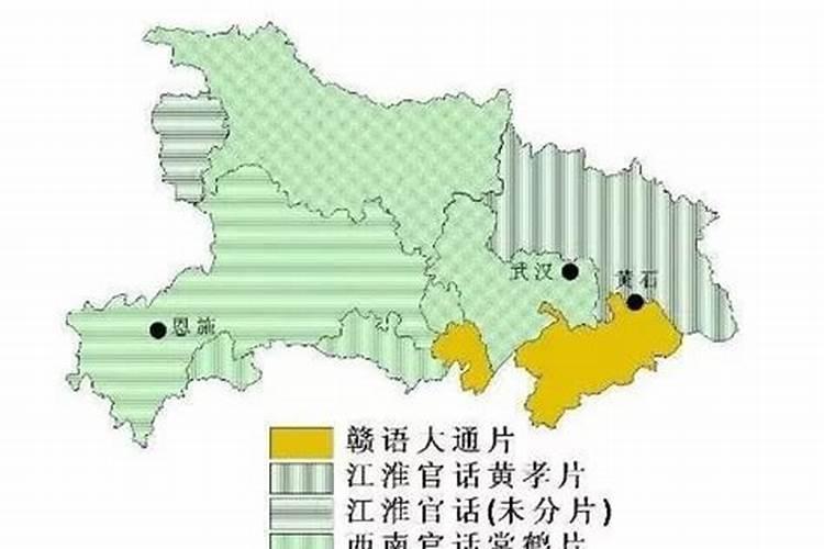 江苏一大爷每天给占用楼道的鞋“浇水”,他的做法有何不妥？
