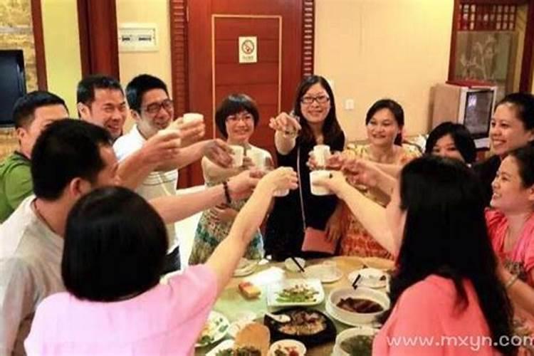 梦见高中同学聚会是什么意思？