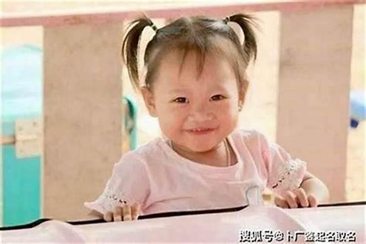 我是03年1月1号出生的,现在我还不确定我属于什么生肖,有人说是羊又有...