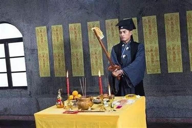 2025属龙犯太岁吗