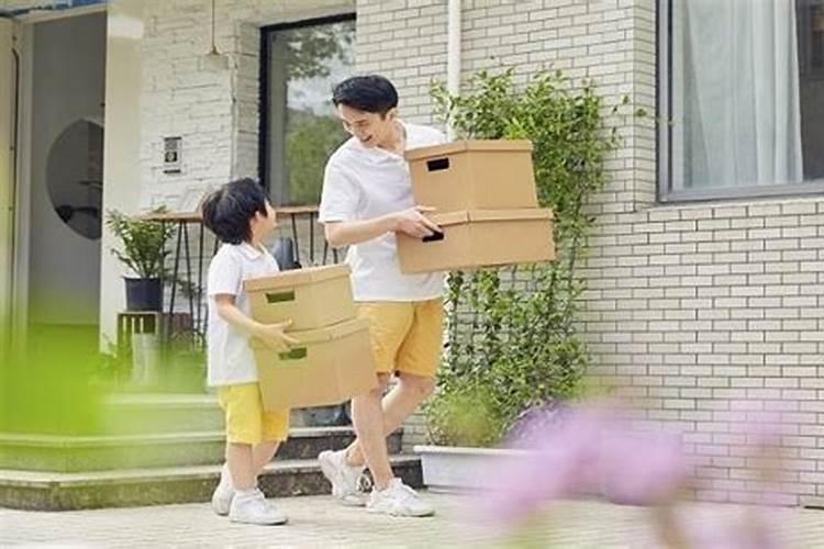 梦见住在别墅又要搬家