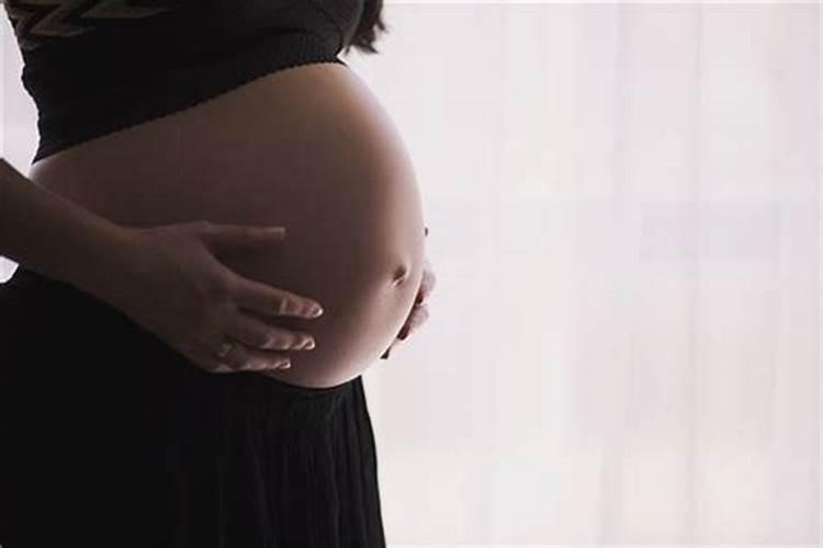 梦见女性朋友大肚子是什么意思