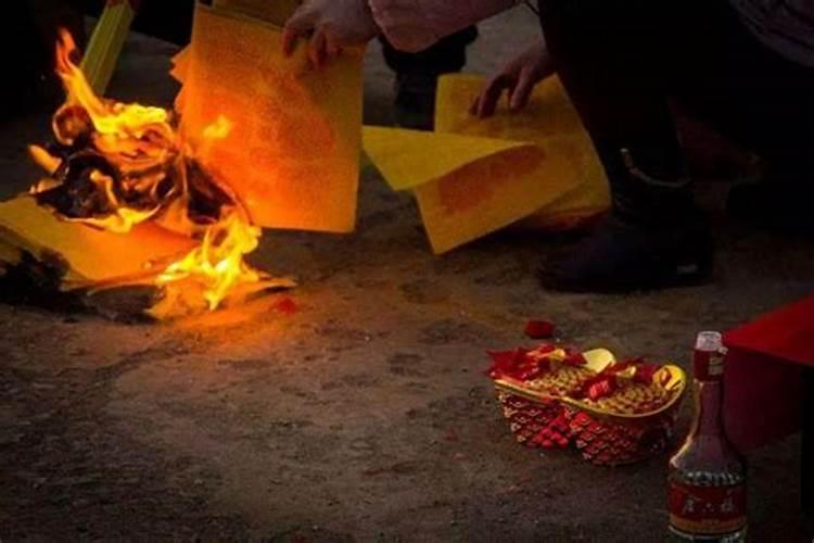 过两天想去白云观参加拜太岁法事,请问参加法事跟自己拜有何区别？参加法...