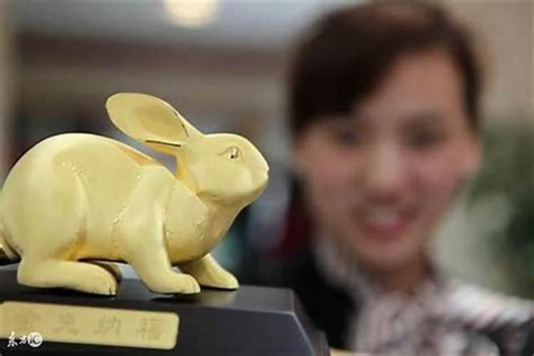 属鸡人最旺财的属什么