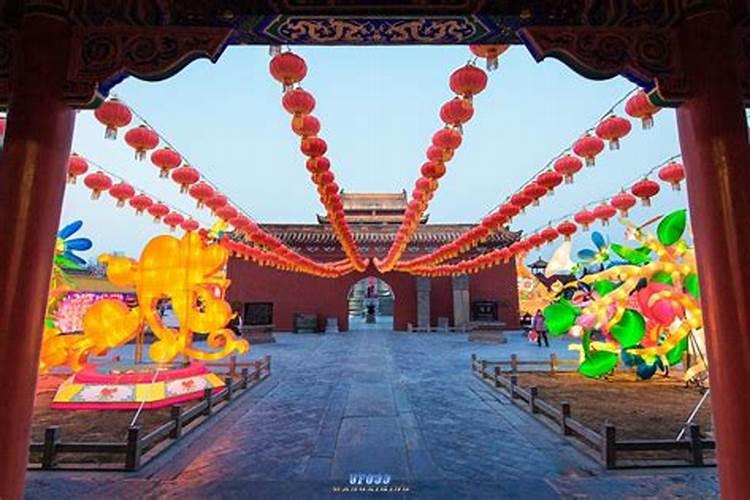 幼儿园大班教案《闹花灯》含反思