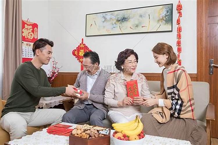 梦见好多亲戚来我家送礼