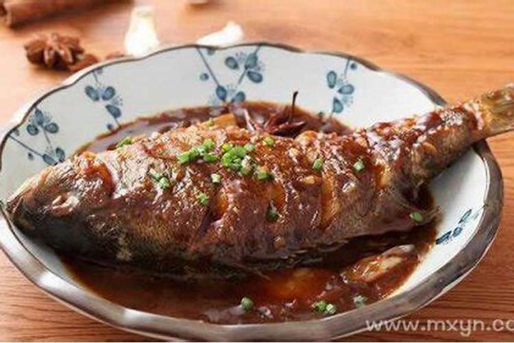 梦见吃鱼肉是什么预兆 周公解梦