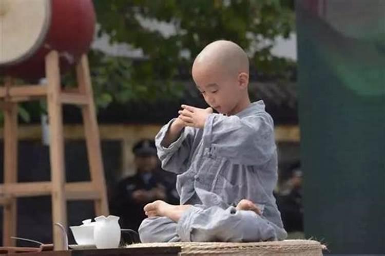 梦见死去的舅舅和我说话是什么意思