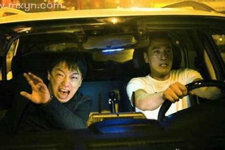 梦见自己去医院陪人看病的预兆