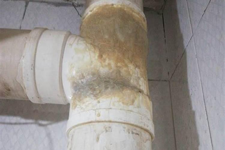 梦见家里卫生间水管爆管漏水的预兆