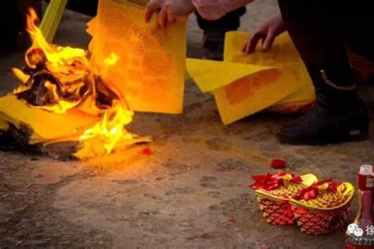纳音看命,属狗大海水命幸运颜色,亮色系旺运