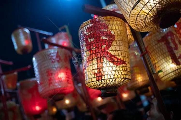 72年的鼠2023有桃花运吗,72年属鼠的桃花运在哪个方向