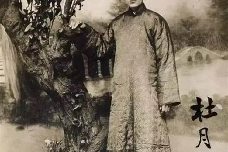 杜月笙成了上海滩呼风唤雨的土皇帝后,他父母的棺材为何还不下葬呢...