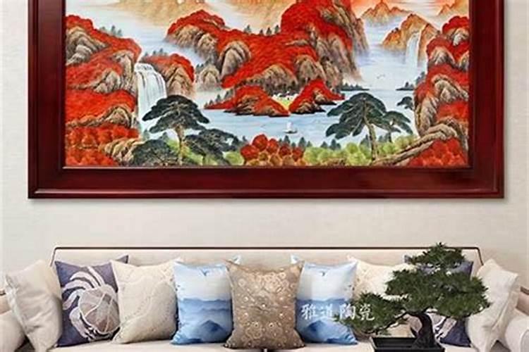 客厅东墙挂什么画旺财