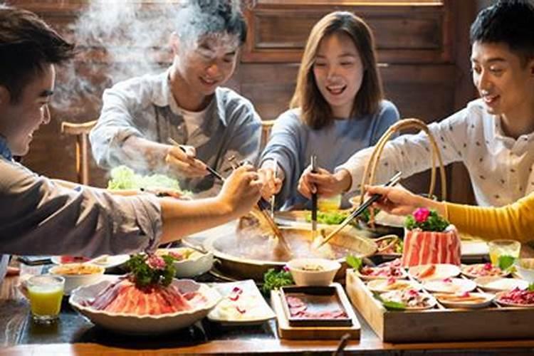 一个人克另一个人的表现,八字克另外一个人八字他是不是斗不过我？