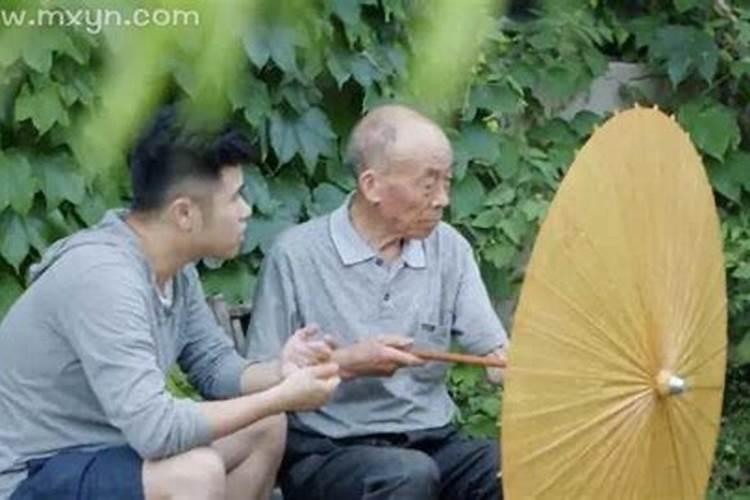 梦见健在爷爷和我说话预示着什么