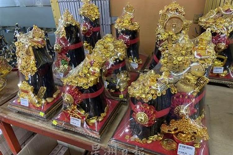 72年鼠男在2025年的全年运势如何
