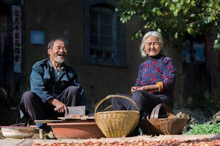 梦见回老家见到朋友及亲人是什么意思 梦见回老家见到朋友及亲人的含义...