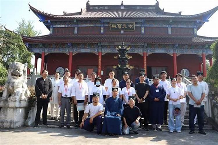清明提前去上坟可以吗