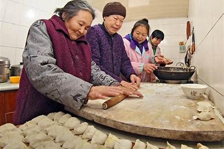 中秋是农历的什么时候呢？
