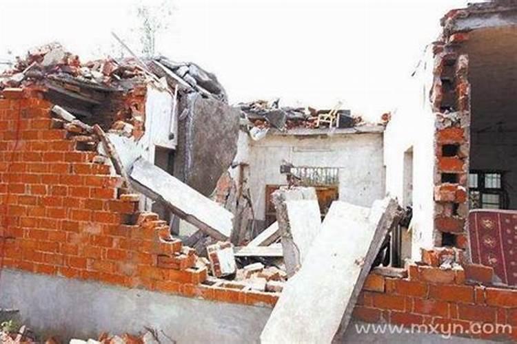 ...梦见爸爸死了又活了是什么意思,后来又变成哥哥