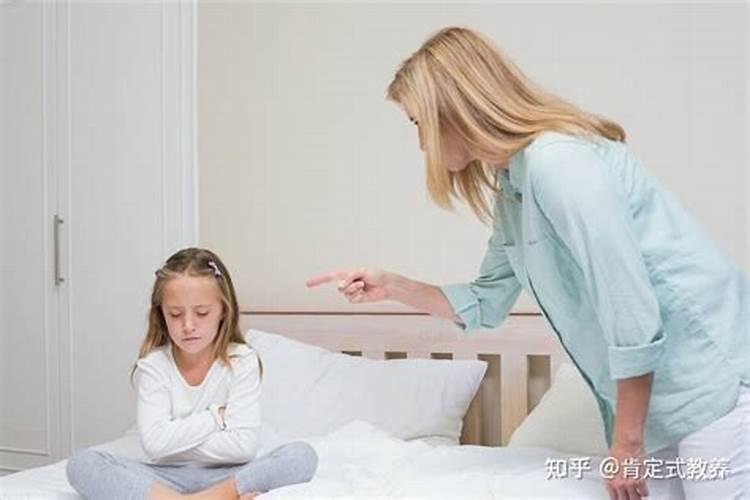梦到女人主动和我亲近