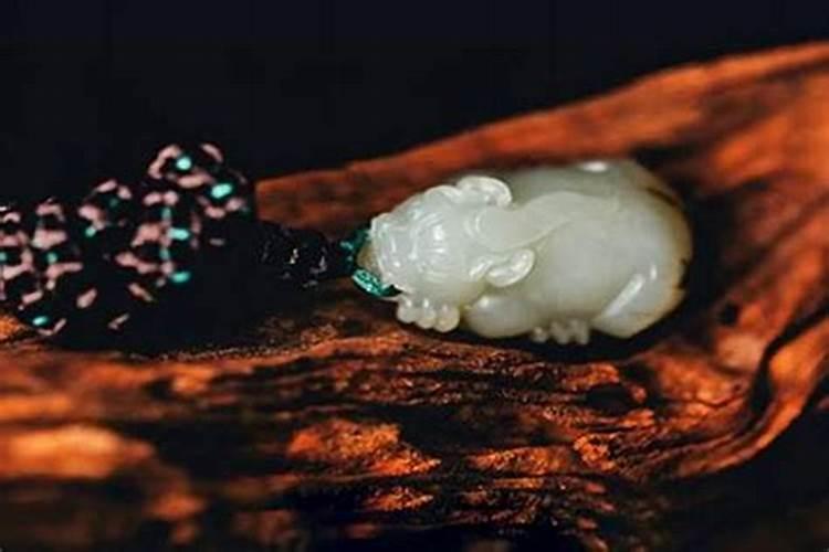 属马的戴什么项链比较好,属马犯太岁不能戴什么生肖项链？