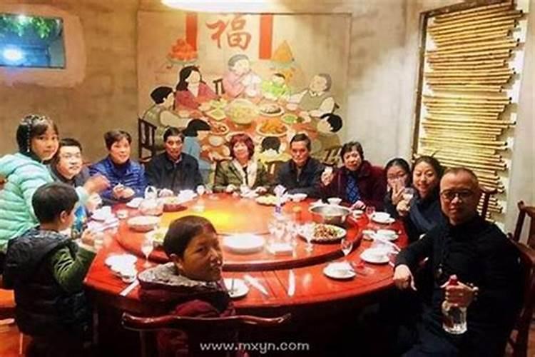 麻烦哪位高人帮我看下八字算命的说我命硬克夫,我是1986年农历九月...