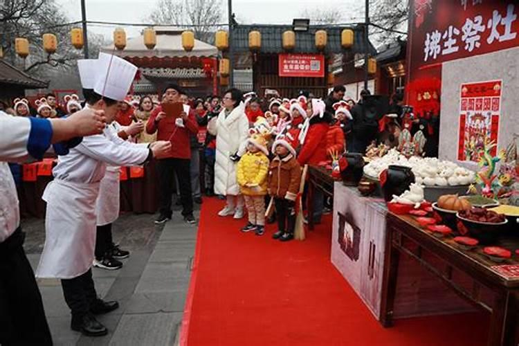 西安人过小年,通常会端上餐桌的食物有哪些？