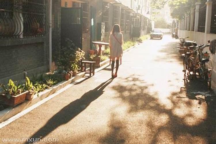 79年属羊女2025年蛇年运势如何