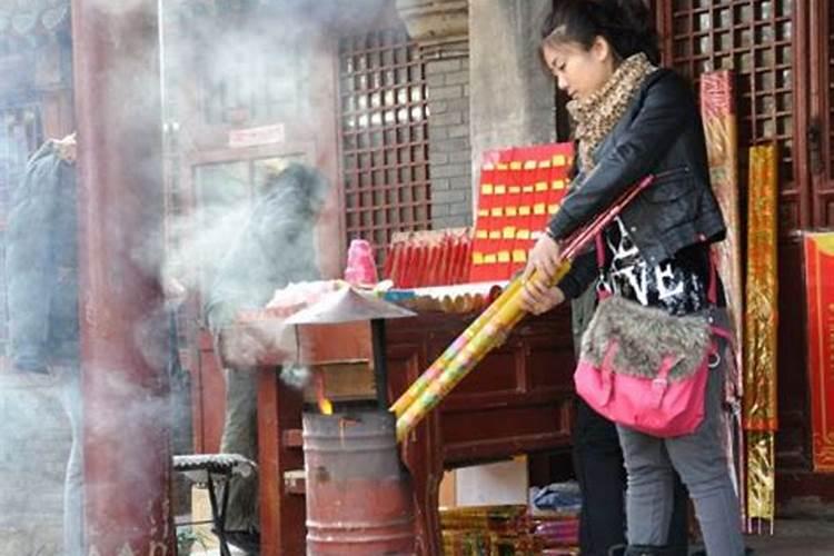 摸扎算命是什么意思(什么叫根扎寺庙)