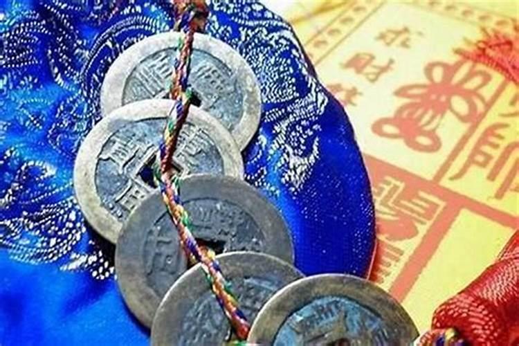 墙壁不要再乱贴东西 否则伤财又折寿