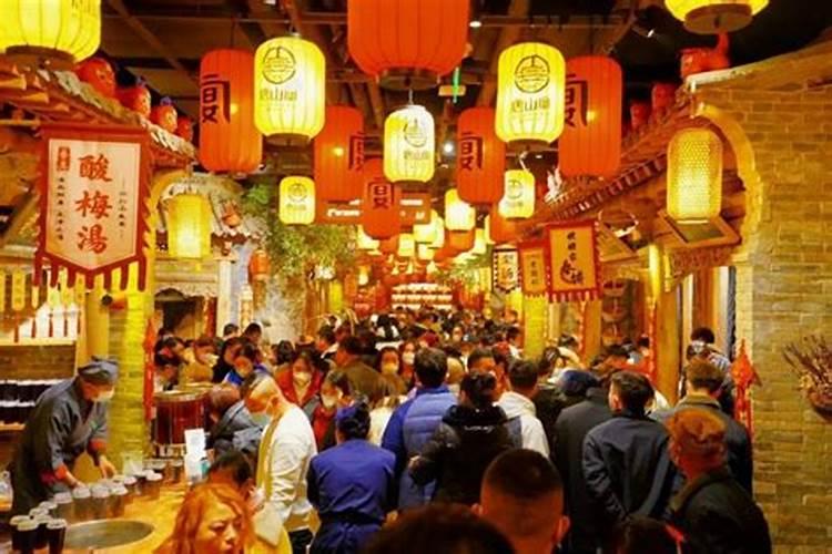 我爸去世两个月了今年闰月没下葬,明年七月十五下葬可以吗？