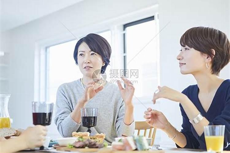 八字相冲的夫妻最后怎么样了,夫妻生辰八字不合？
