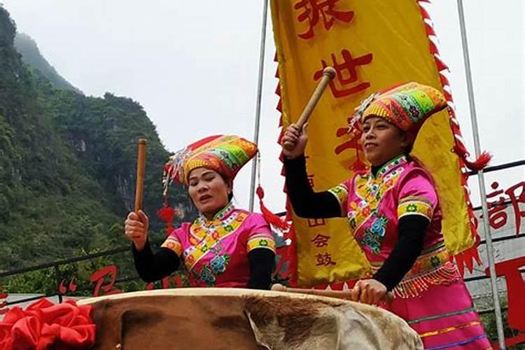 八月十五的风俗是什么？