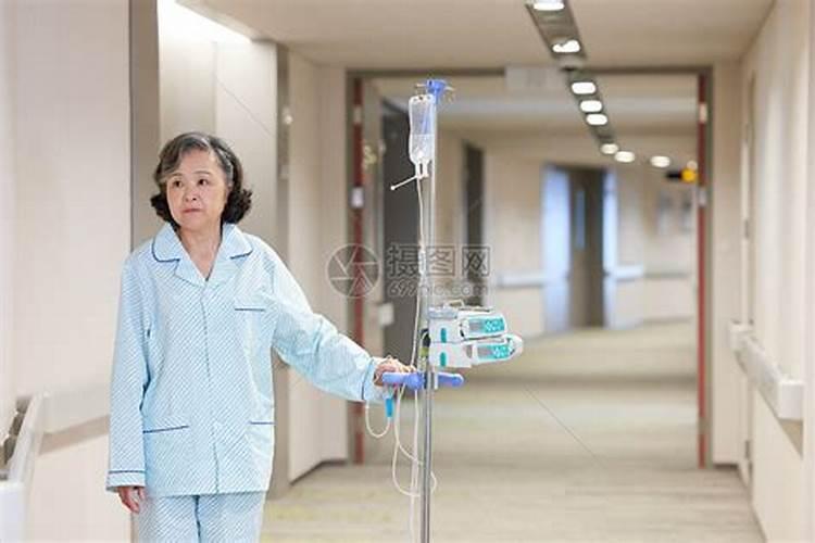 如果档案中显示有三个不同年龄,退休时应该按哪个算？依据是什么？
