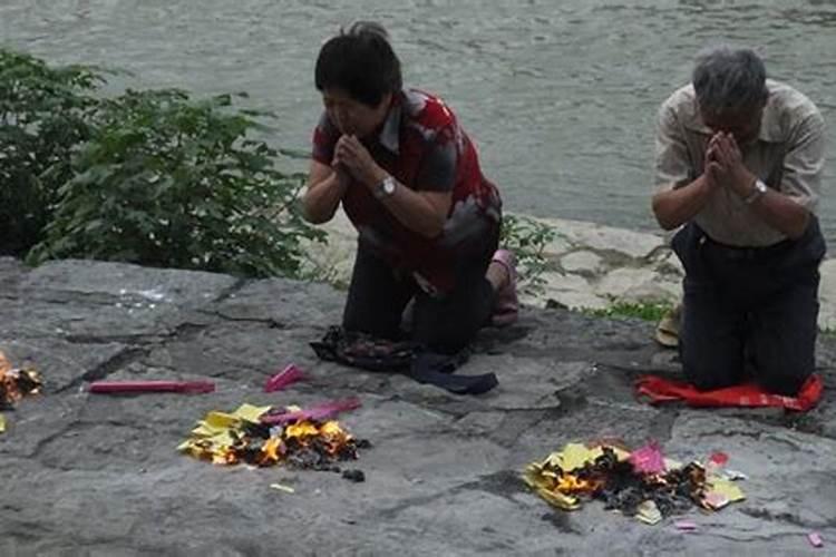 七月十五祭祀亲人的规矩