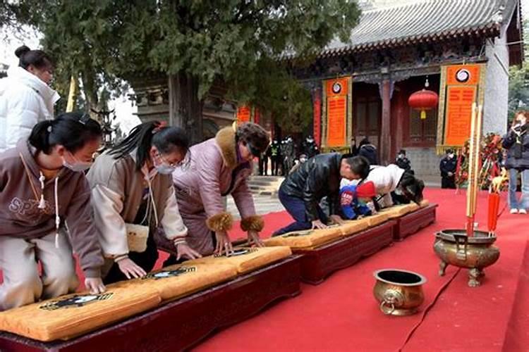 我妹妹的生日是2002年农历3月15日,星座是什么