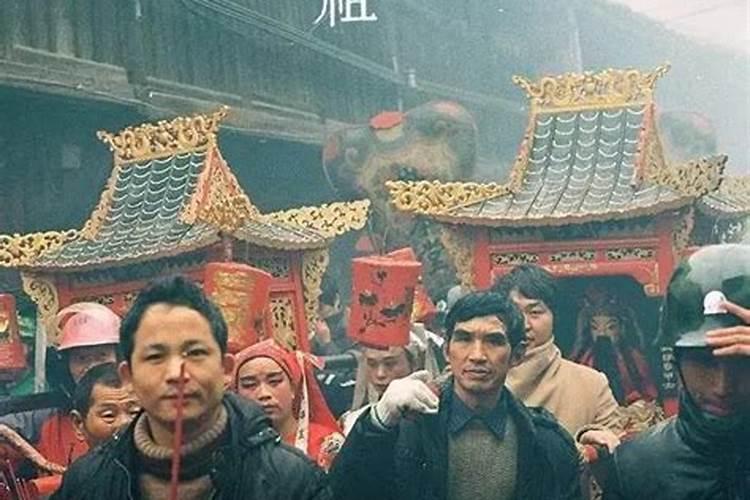 梦见大海很蓝很美 梦见大海很蓝很美的寓意
