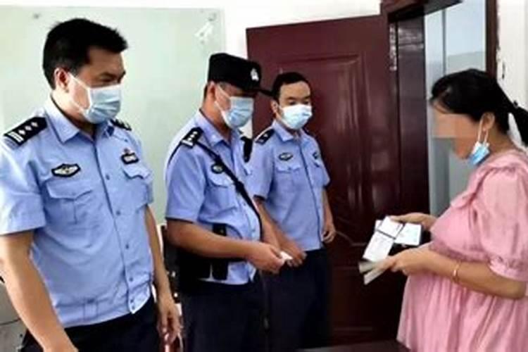 想把身份证上的年龄改小了,可以吗？