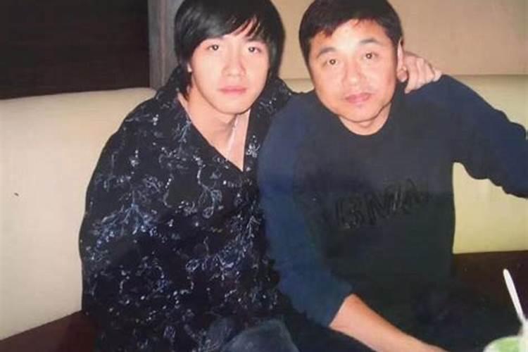 生肖属鼠妈妈和生肖属狗爸爸适合生什么属相的孩子？