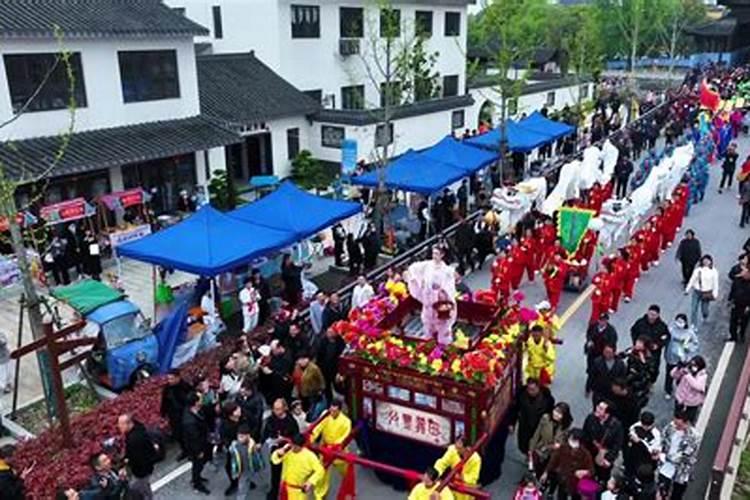 桐乡人是怎么过清明节的？(怎样上坟、祭祖、踏青)还有人知道“挑青...