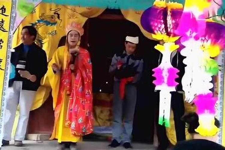 甲辰年生人逢戍亥年是犯什么？