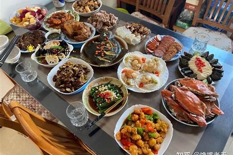 中元节上坟烧包的原因是什么 为什么中元节上坟烧包