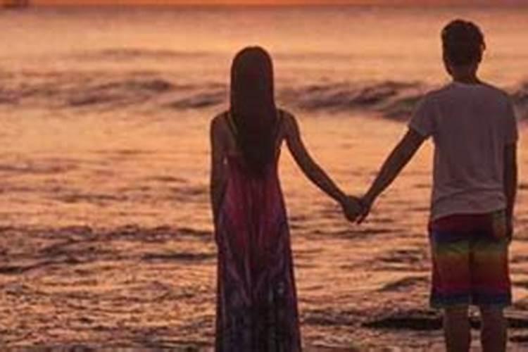梦见老公喜欢上别的女人要离婚的预兆